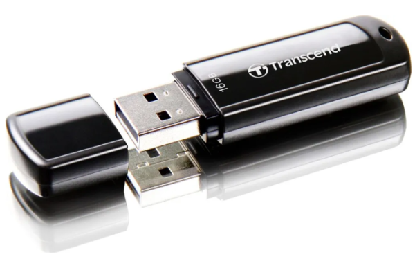 USB флеш-накопитель 16Gb Transcend JetFlash 700 чёрный USB 3.1 (TS16GJF700) фото